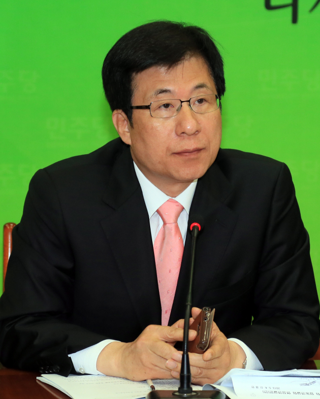Rep. Shin Kyung-min. (Yonhap News)