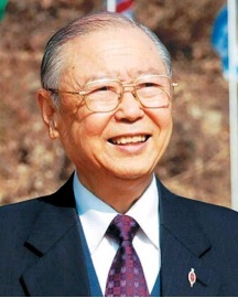 Rev. Park Man-yong, chairman of Taehwa International School