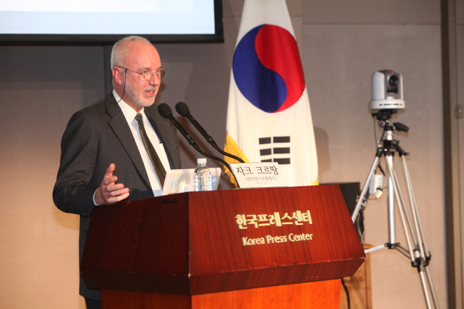 Jacque Cretin, director of Alliance Francaise in Korea, speaks at the King Sejong Institute Foundation forum on Tuesday at the Press Center in central Seoul. (King Sejong Institute Foundation)