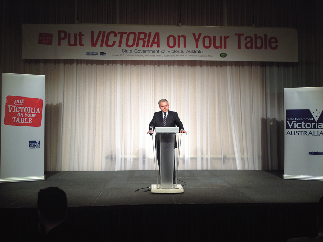 Incoming Australian Ambassador to Korea William Paterson speaks at “Put Victoria on Your Table,” a food and wine promotional event co-organized by Wine Review Magazine, at a hotel in downtown Seoul on Wednesday.(Philip Iglauer/The Korea Herald)