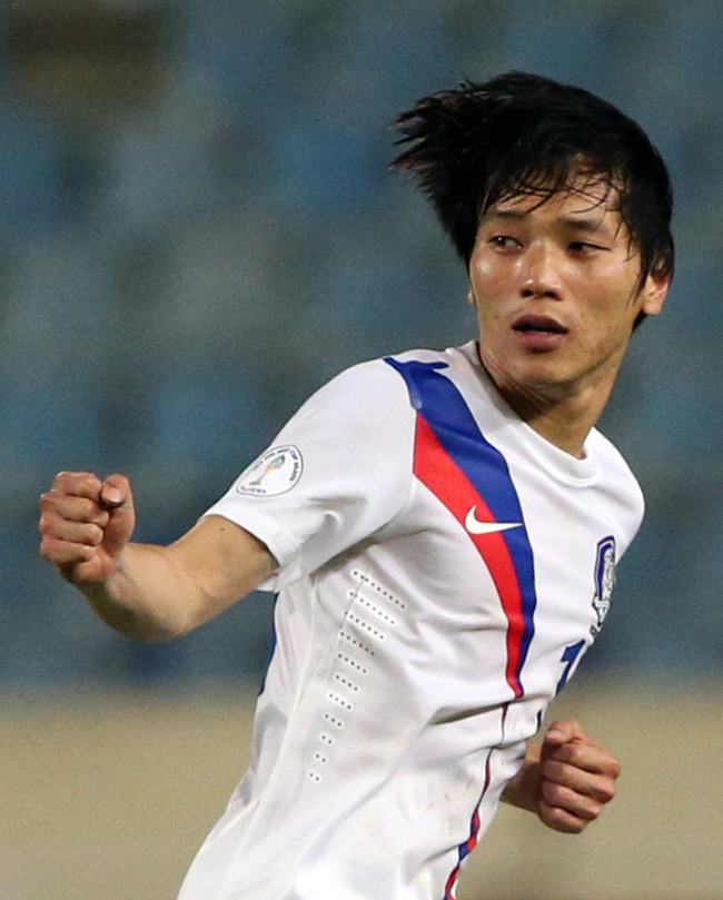 South Korea`s Kim Chi-woo celebrates after scoring the equalizer against Lebanon. (Yonhap News)