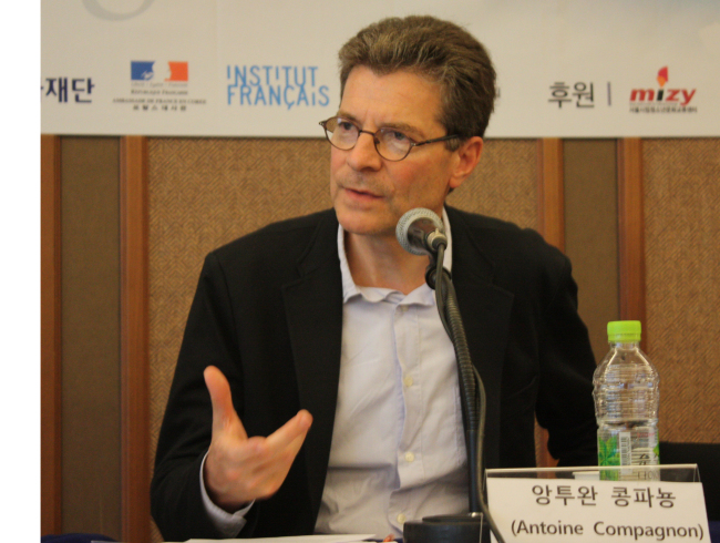 French scholar Antoine Compagnon speaks during a press conference in Seoul on June 7. (Yonhap News)