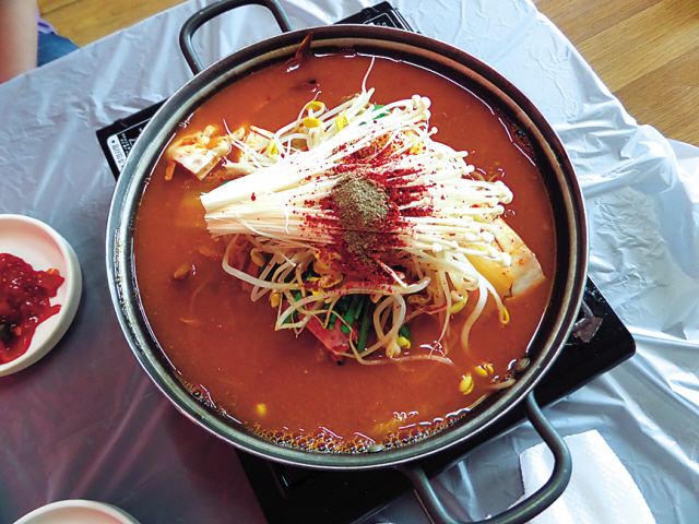 Gegukji, Taean region’s version of kimchi jjigae. (Claire Lee/The Korea Herald)