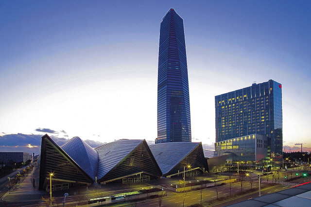 A night view of the Sheraton Incheon Hotel and the Songdo Convensia Convention Center