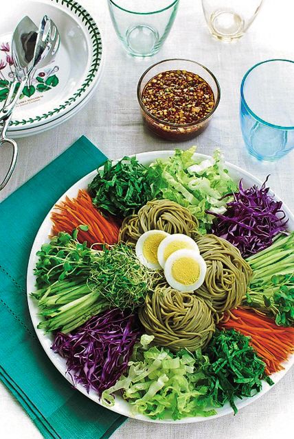 Jaengban guksu (cold noodles with vegetables) (Korean Bapsang)