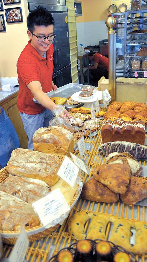 Boulangerie-patisserie La Montee specializes in artisanal French bread and pastries. (Kim Myung-sub/The Korea Herald)