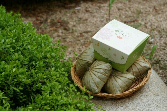 Lotus Leaf Lunch Box by Lotus Story (Lotus Story)