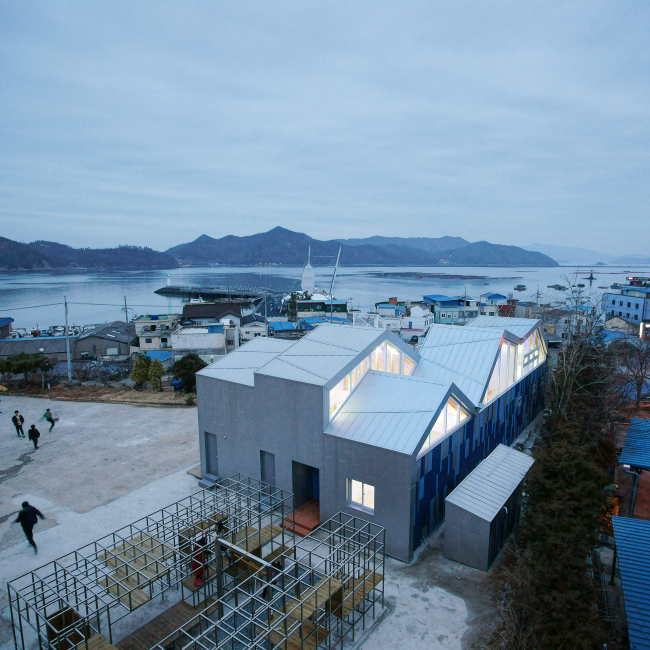 The exterior of the newly built the Gangjin Childcare Center in Maryang-myeon, a small fishing village near Gangjin, South Jeolla Province. (Courtesy of Hwang Hyo-chel)