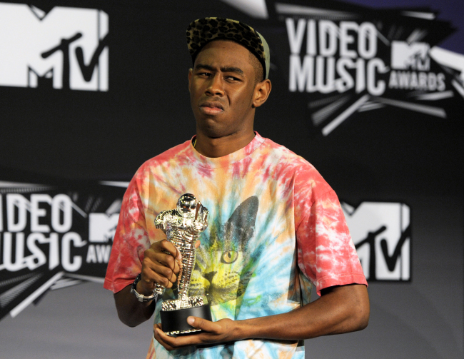 Tyler the Creator poses backstage with the award for best new artist at the MTV Video Music Awards in Los Angeles in August, 2011. In May 2013, PepsiCo pulled an online Mountain Dew ad, developed by rapper Tyler the Creator, that was criticized for portraying racial stereotypes and making light of violence toward women. (AP-Yonhap News)