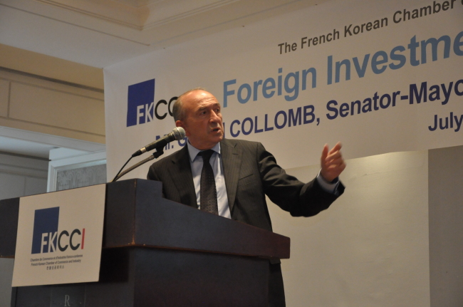 Lyon Mayor Gerald Collomb gives a speech at a meeting for promoting Seoul-Lyon business relationships on Friday. (FKCCI)