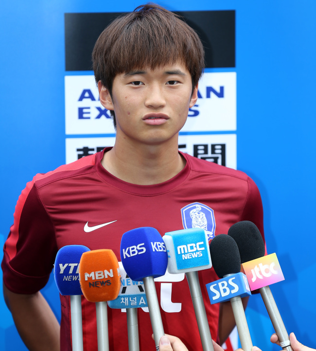 Korean left fullback Kim Jin-su (Yonhap News)