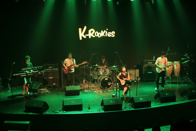 Round Heads performs during a “K-Rookies 2013” concert at Muse Live on June 20. (KOCCA)