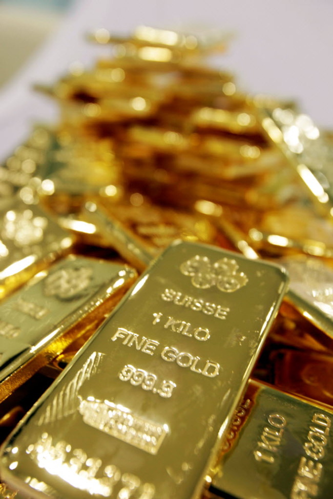 Gold bars are arranged for a photograph at the YLG Bullion International Co. headquarters in Bangkok. (Bloomberg)