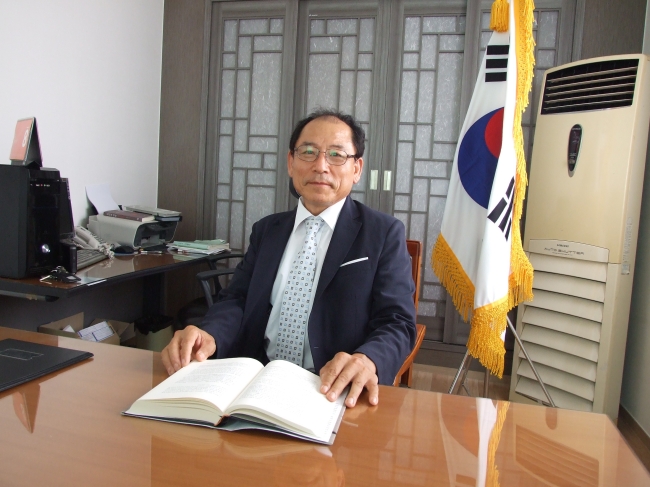 Choi Doo-chan, principal of Masan Professional Occupation School.