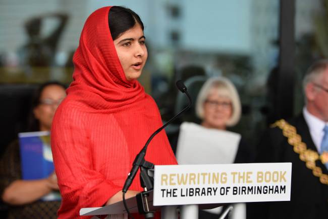 Malala Yousafzai, the 16-year-old Pakistani advocate for girls’ education who was shot in the head by the Taliban in 2012, officially opens The Library of Birmingham in Birmingham, England, Tuesday. (AFP-Yonhap News)