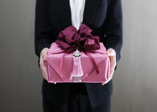 Exchanging gifts is one of the most exciting parts of the Chuseok holiday. (Grand InterContinental Hotel)