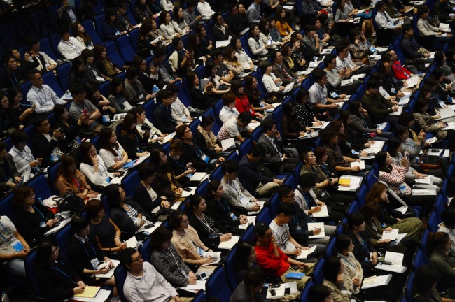 Approximately 900 audience members fill the seats of Blue Square for the Herald Design Forum on Tuesday. (Park Hae-mook/The Korea Herald)