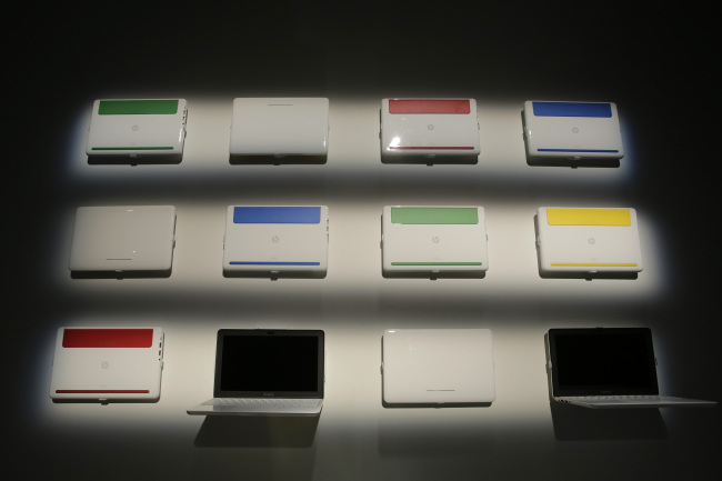 New HP Chromebook 11s are displayed at a Google event in New York on Tuesday. (AP-Yonhap News)