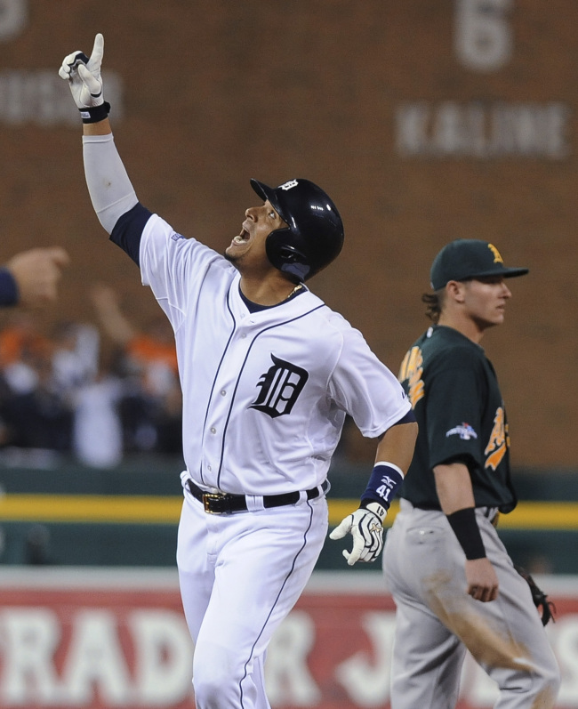 Detroit Tigers’ Victor Martinez looks skyward after hitting a solo home run on Tuesday. (AP-Yonhap News)