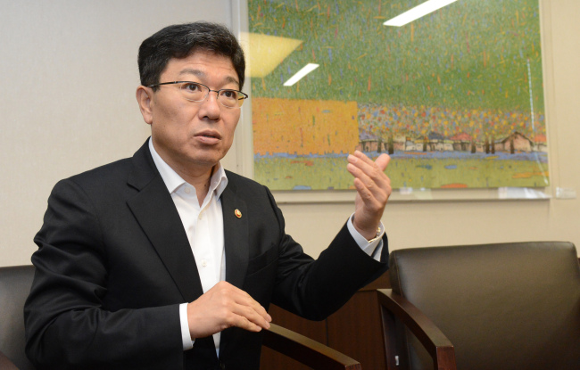 Korean Minister of Trade, Industry and Energy Yoon Sang-jick. (The Korea Herald)