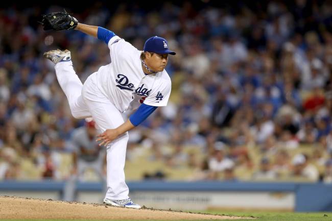 Hyun-Jin Ryu of the Los Angeles Dodgers pitches against the St. Louis Cardinals in Game Three of the National League Championship Series at Dodger Stadium on Monday in Los Angeles, California. (AFP-Yonhap News)