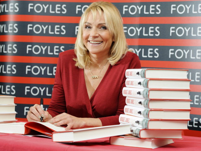 British author Helen Fielding attends a photocall ahead of a signing session for her new book “Bridget Jones: Mad About The Boy,” on Oct. 10 at a bookshop in central London. (AP-Yonhap News)
