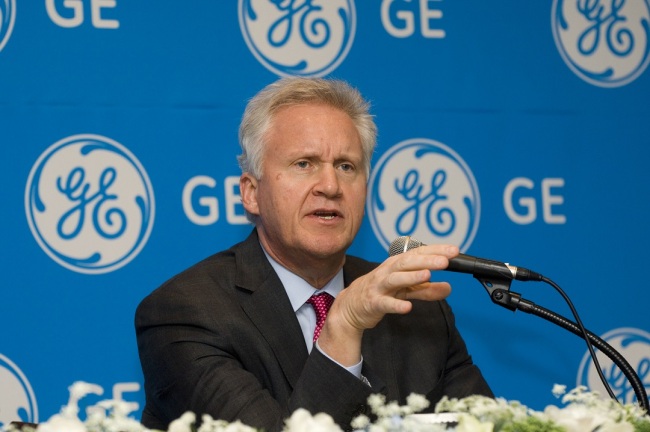 GE chairman Jeffrey Immelt speaks at a news conference in Seoul on Friday. (Yonhap News)