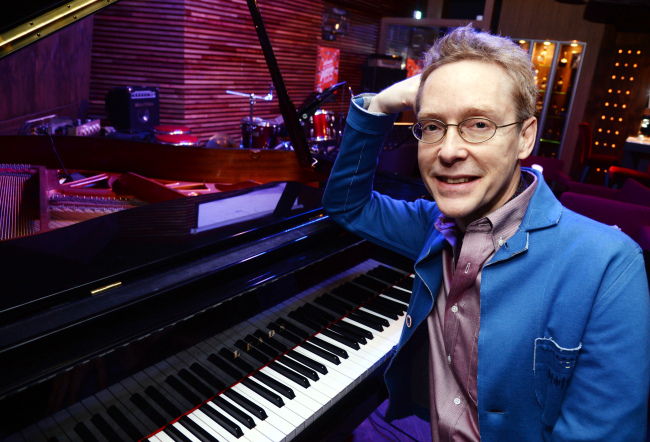 American jazz pianist Ronn Branton poses at a local jazz club in Nakseongdae, Seoul.(Park Hyun-koo/The Korea Herald)