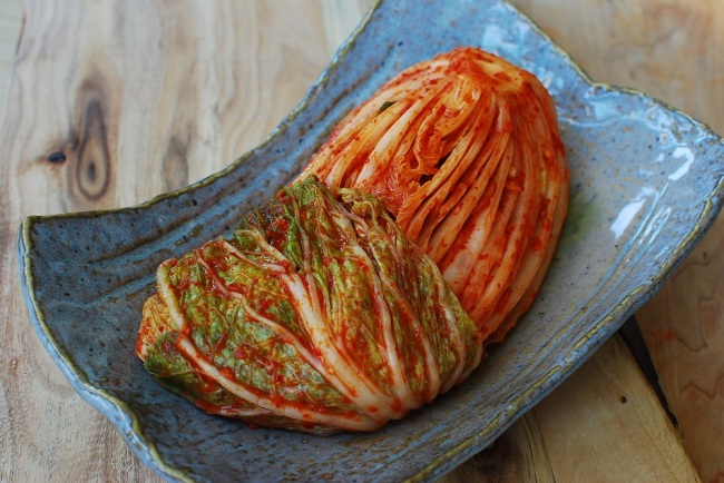 Pogi kimchi (Napa cabbage kimchi). (Korean Bapsang)