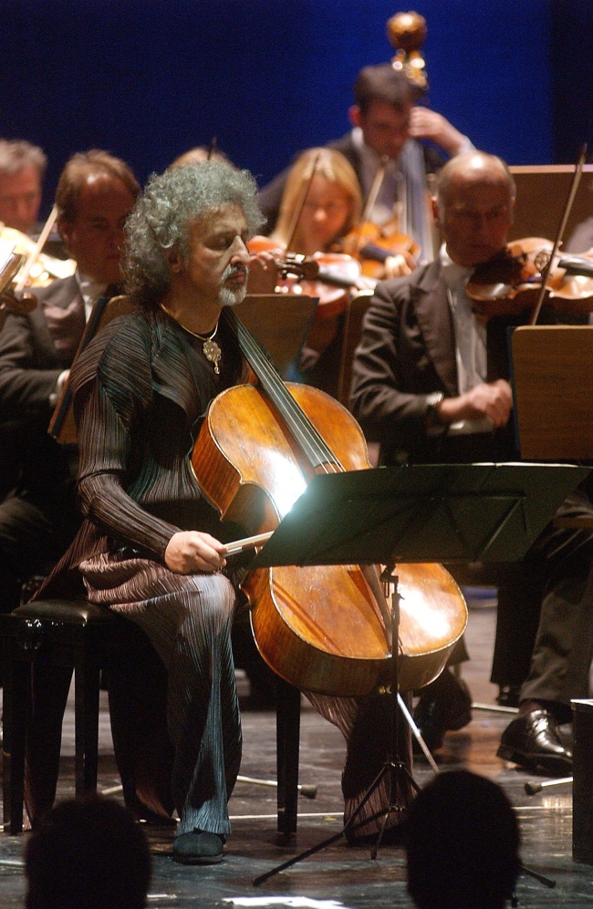 Mischa Maisky, who will perform with the Seoul Philharmonic Orchestra on Dec. 11 at Seoul Arts Center (Vincero)