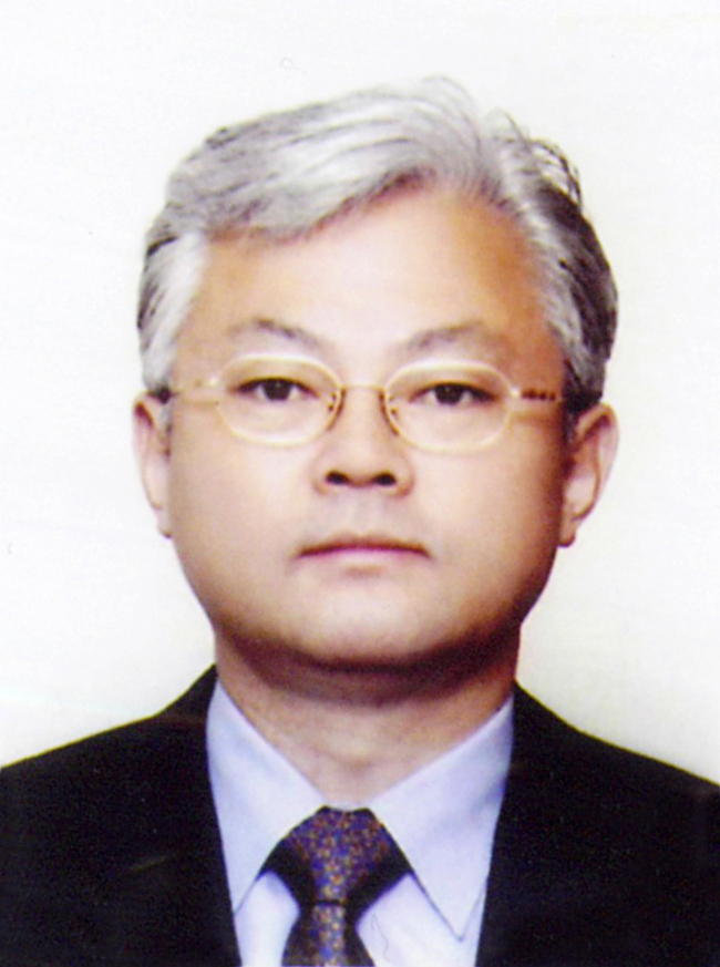 Lee Kun-jong, president of law observance division