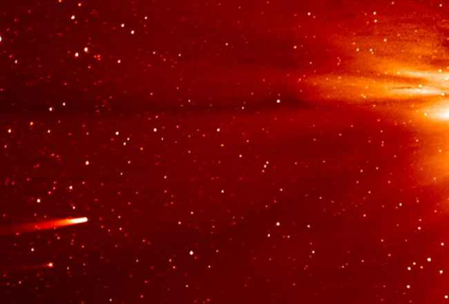 Comet ISON approaches the sun in this NASA film grab. (AP-Yonhap News)