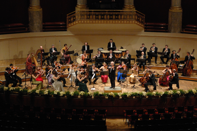 The Vienna Strauss Festival Orchestra is to hold a New Year Concert at Seoul Arts Center on Jan. 15. (Vincero)