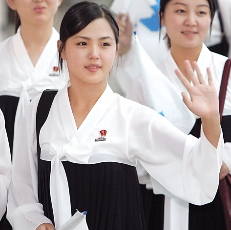 리설주로 추정되는 여성의 모습 (연합뉴스)