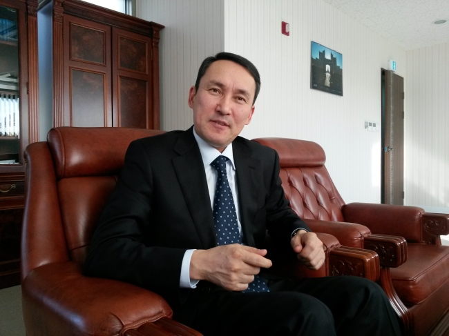 Kazakh Ambassador to South Korea Dulat Bakishev talks about the significance of the recent visit to Korea by his country’s new prime minister in an interview with The Korea Herald at his office in Seoul on Friday. (Philip Iglauer/The Korea Herald)