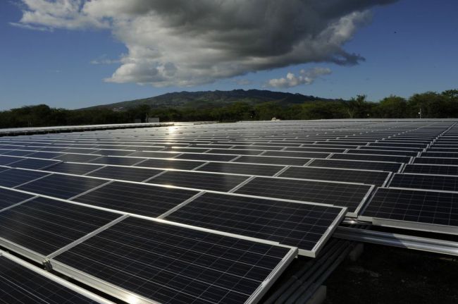 Hanwha Q-CELLS has launched the Kalaeloa Renewable Energy Park, a 5-megawatt solar power plant in Oahu, Hawaii. (Hanwha Group)