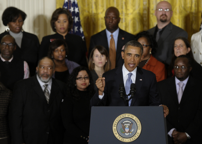 President Barack Obama speaks about unemployment benefits in the East Room of the White House on Tuesday.(AP-Yonhap News)