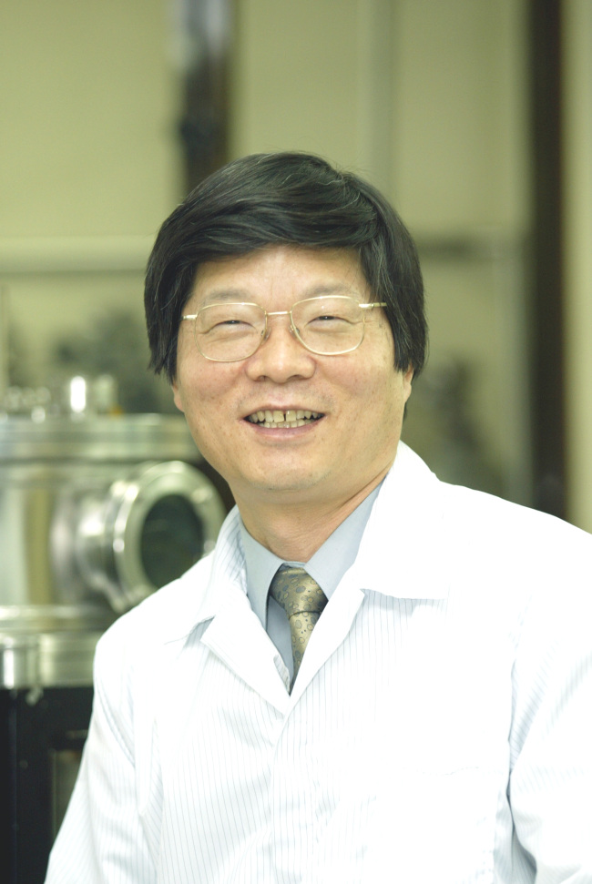 Jang Jin, director of Kyung Hee University’s Advanced Display Research Center