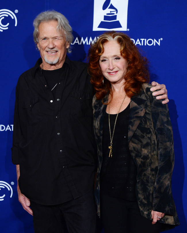 Musicians Kris Kristofferson and Bonnie Raitt attend “A Song Is Born,’” the Grammy Foundation Legacy Concert held at the Wilshire Ebell Theatre in Los Angeles on Friday. (UPI-Yonhap)