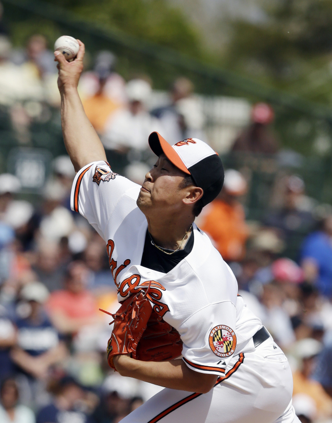 Baltimore Orioles pitcher Yoon Suk-min delivers in the seventh inning on Saturday. ( AP-Yonhap)