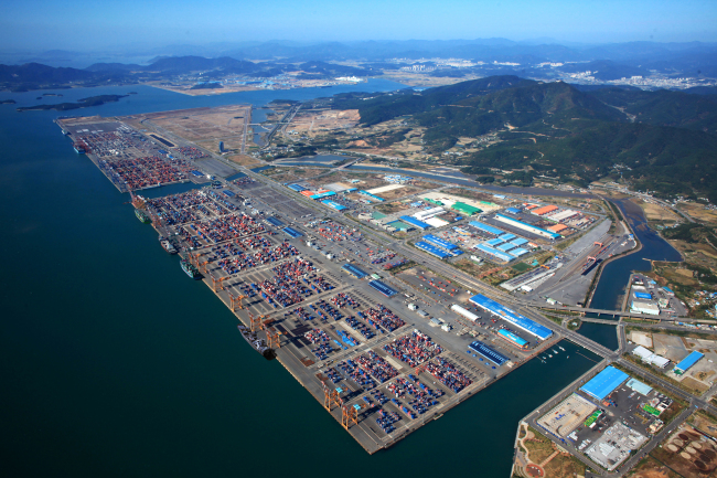 A bird’s-eye view of the Gwangyang container terminal. (GFEZ)