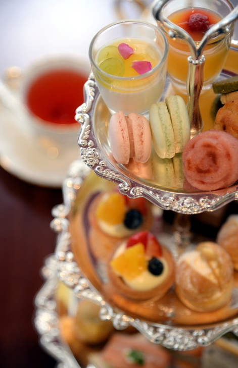 Salon de Mon Chou Chou offers various, special, in-house desserts like the afternoon tea set. (Ahn Hoon/The Korea Herald)