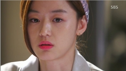A screen capture of actress Jun Ji-hyun from the Korean drama “My Love from the Star”