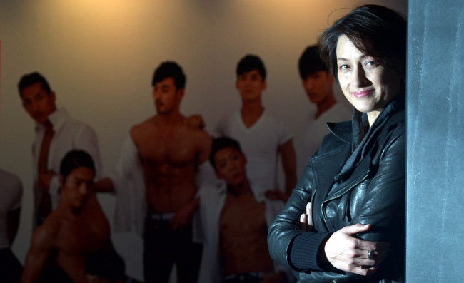 “Mr. Show” director Kolleen Park poses at the Lotte Card Art Center in Seogyo-dong, Seoul, on Thursday. (Kim Myung-sub/The Korea Herald)