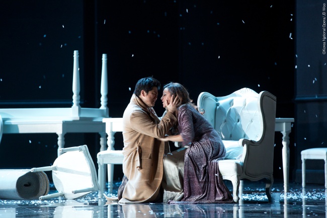 Tenor Kang Yosep and soprano Joyce El-Khoury play lovers Alfredo and Violetta in Korea National Opera’s production of “La Traviata” last week at Seoul Arts Center, southern Seoul. (KNO)