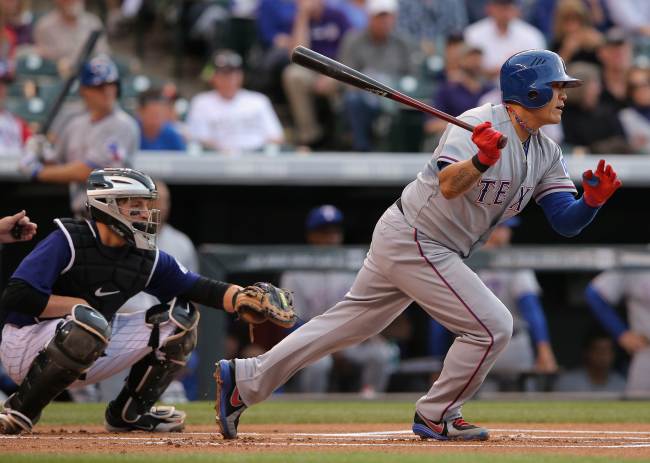 Texas Rangers outfielder Choo Shin-soo grounds out against the Colorado Rockies in the first inning on Monday. The Korean went 2 for 3 with a double and a stolen base. (AFP-Yonhap)