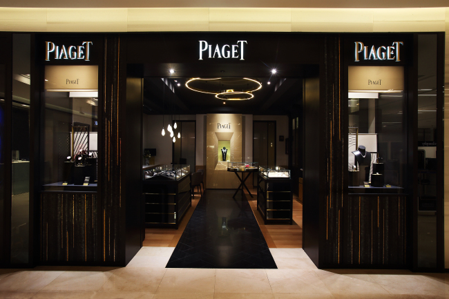 The exterior of a Piaget shop, a Swiss luxury brand that manufactures watches and jewelry (Piaget)