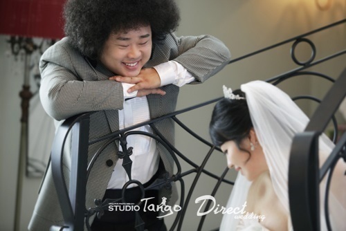 Comedian Song Young-gil and his bride