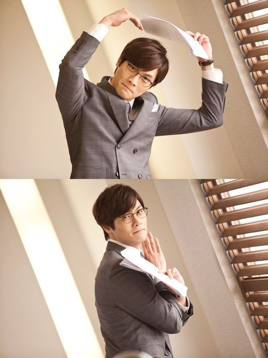 Actor Choi Daniel makes “cutie poses” at the filming site of KBS drama “Big Man.” (KBS)