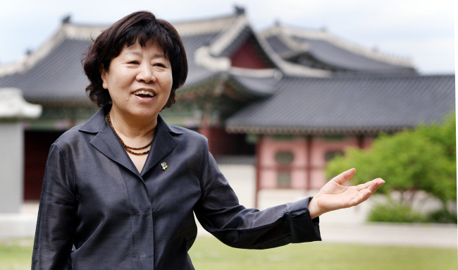 Rha Sun-hwa, chief of the Cultural Heritage Administration of Korea, poses for a photo at Gyeongbokgung Palace in Seoul before an interview last week. (Park Hyun-koo/The Korea Herald)